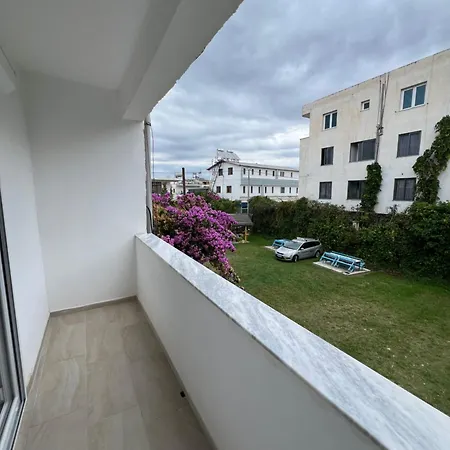 度假居 Near Guest-house Durrës