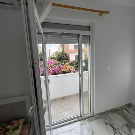 度假居 Near Guest-house Durrës