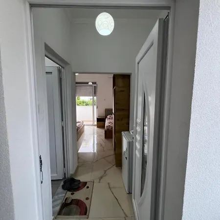 Near Guest-house 度假居 Durrës