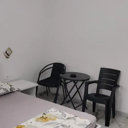 Near Guest-house בית נופש